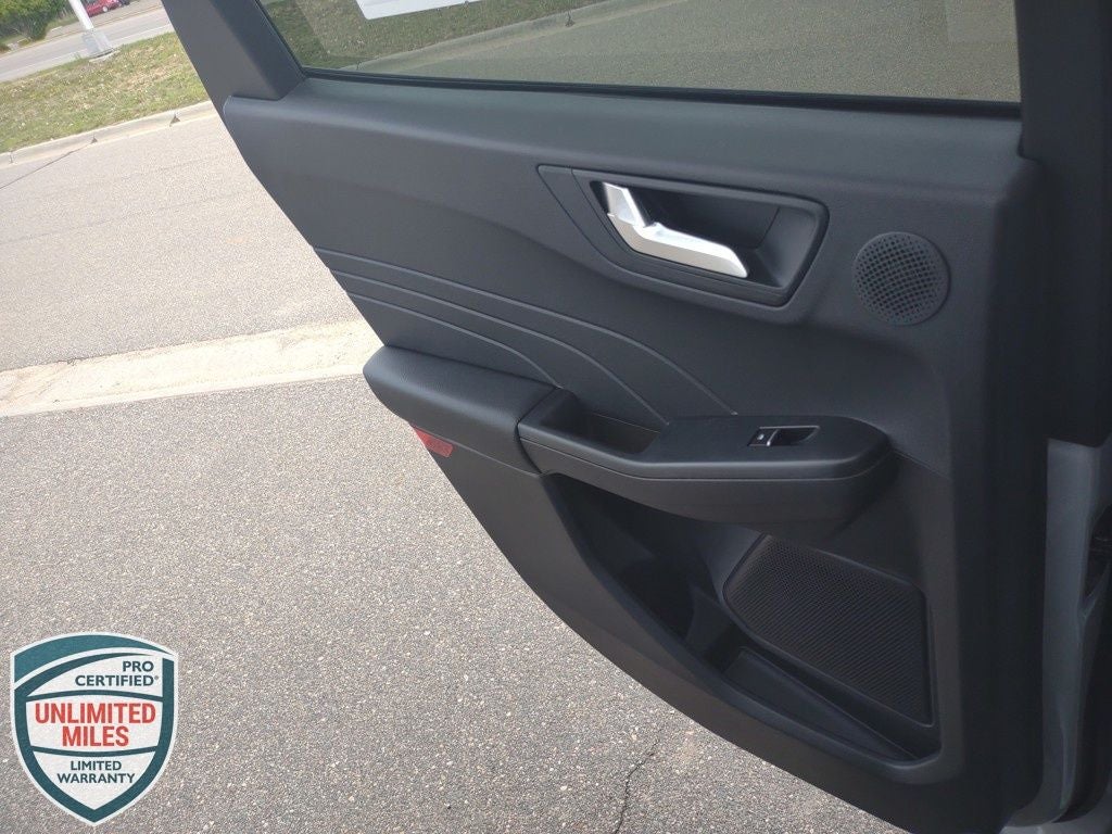 2025 Ford Escape Hybrid ST-Line Select