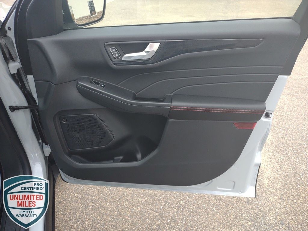 2025 Ford Escape Hybrid ST-Line Select