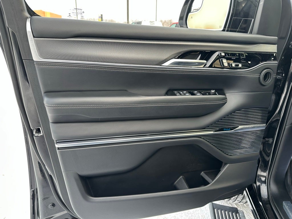 2022 Jeep Grand Wagoneer Series II