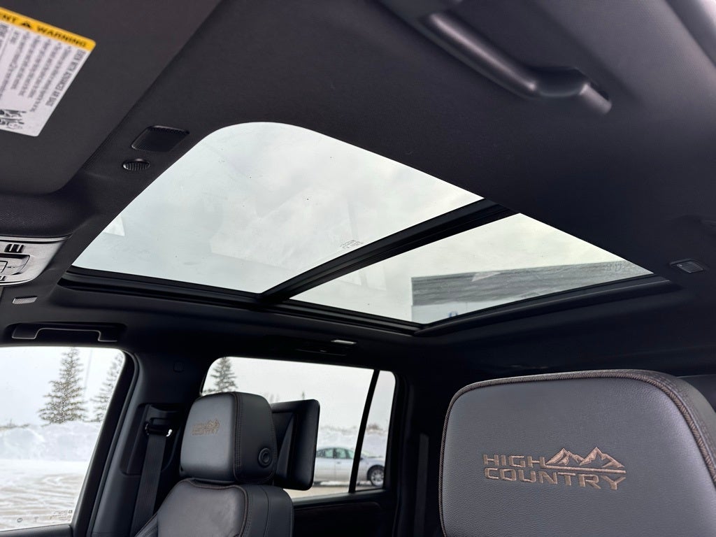 2023 Chevrolet Suburban High Country