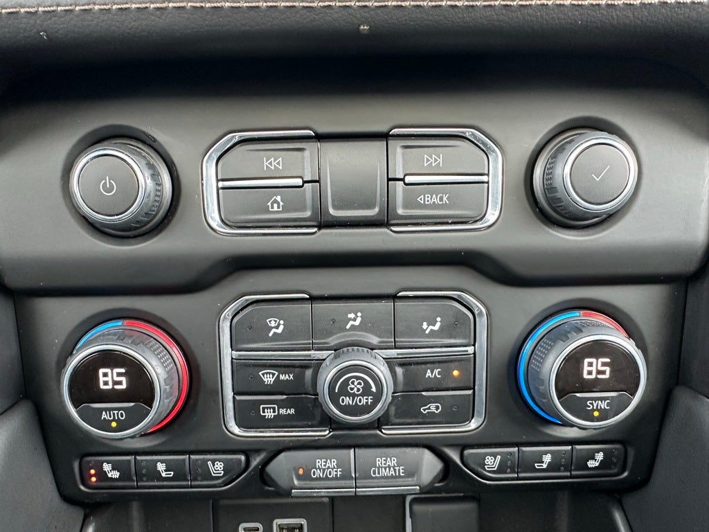 2023 Chevrolet Suburban High Country