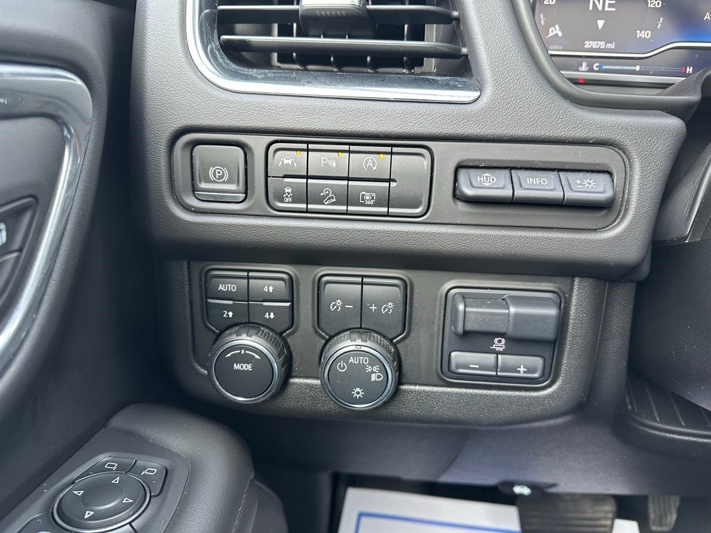 2023 Chevrolet Suburban High Country